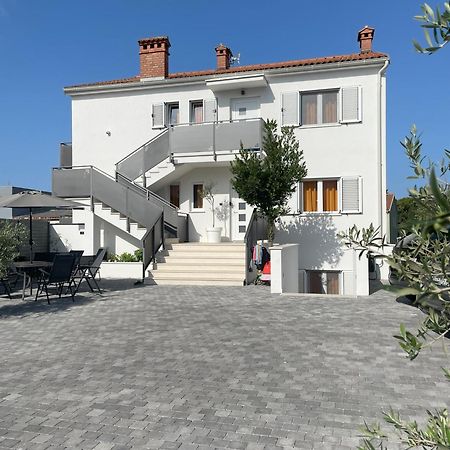 Valkane Beach Apartments Pula Luaran gambar