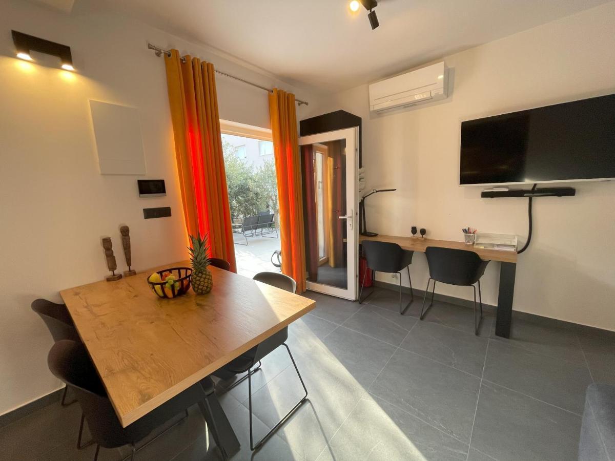 Valkane Beach Apartments Pula Luaran gambar