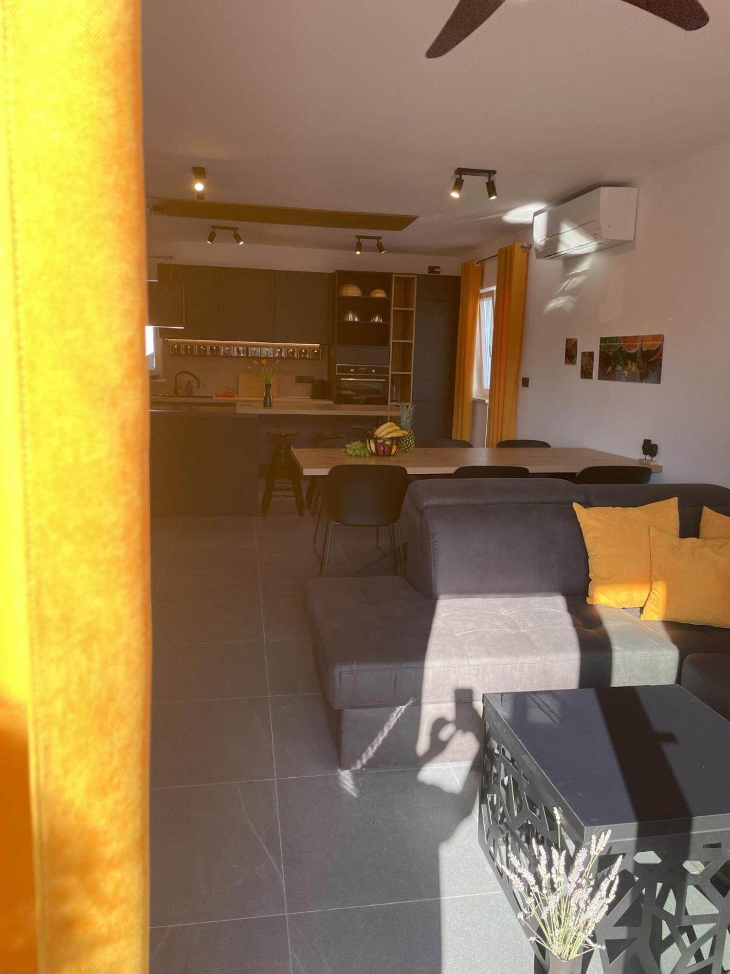 Valkane Beach Apartments Pula Luaran gambar